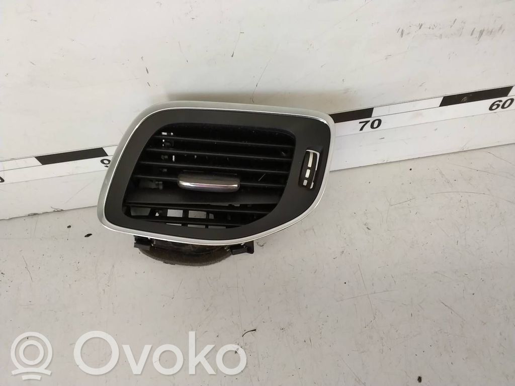 Volvo V60 Šoninės oro grotelės 