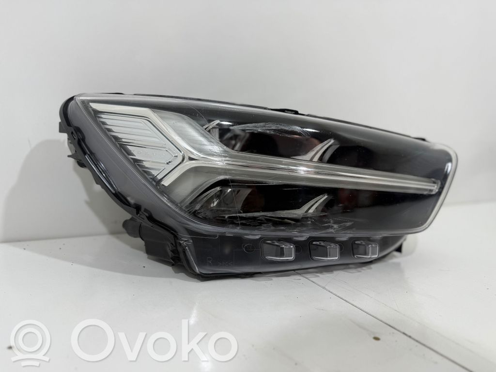 Volvo XC40 Headlight/headlamp 