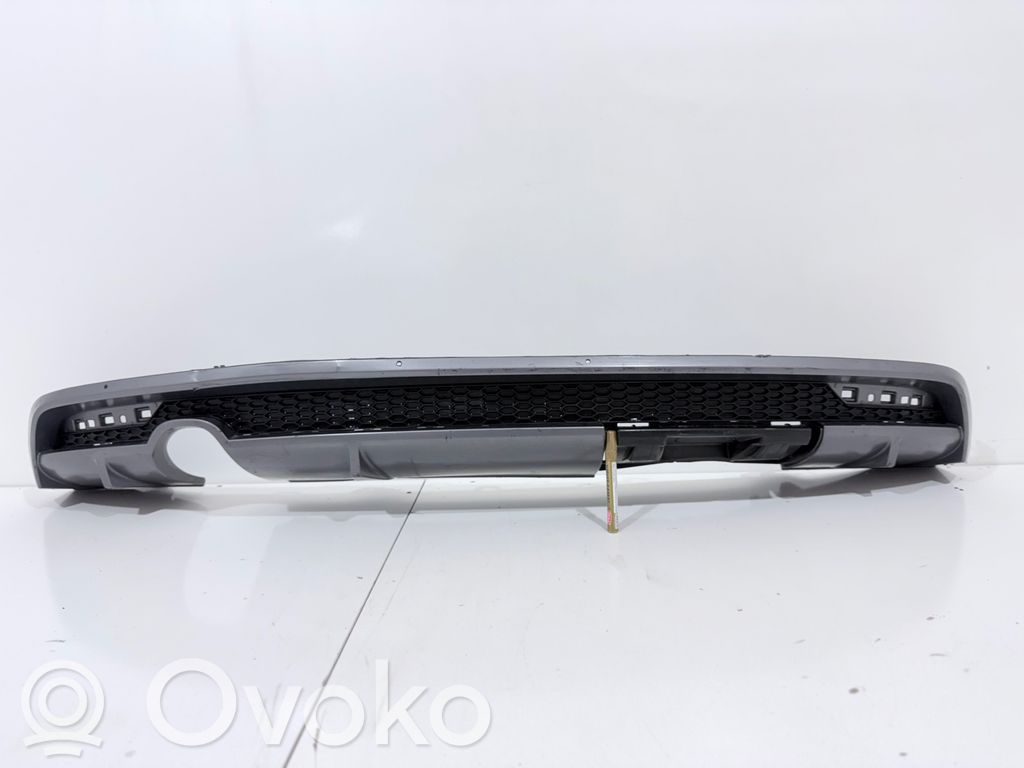 Audi A1 Takapuskurin koristemuotolista 