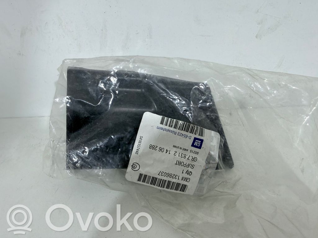 Opel Corsa D Front bumper mounting bracket 