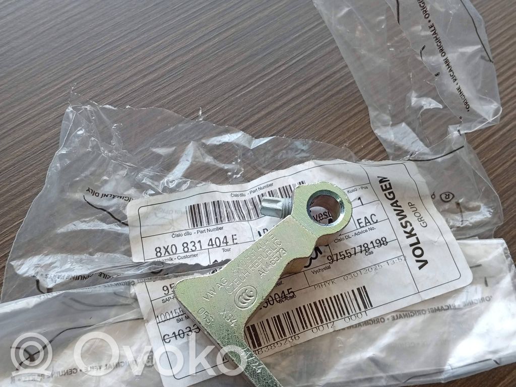 Skoda Kodiaq Front door upper hinge 