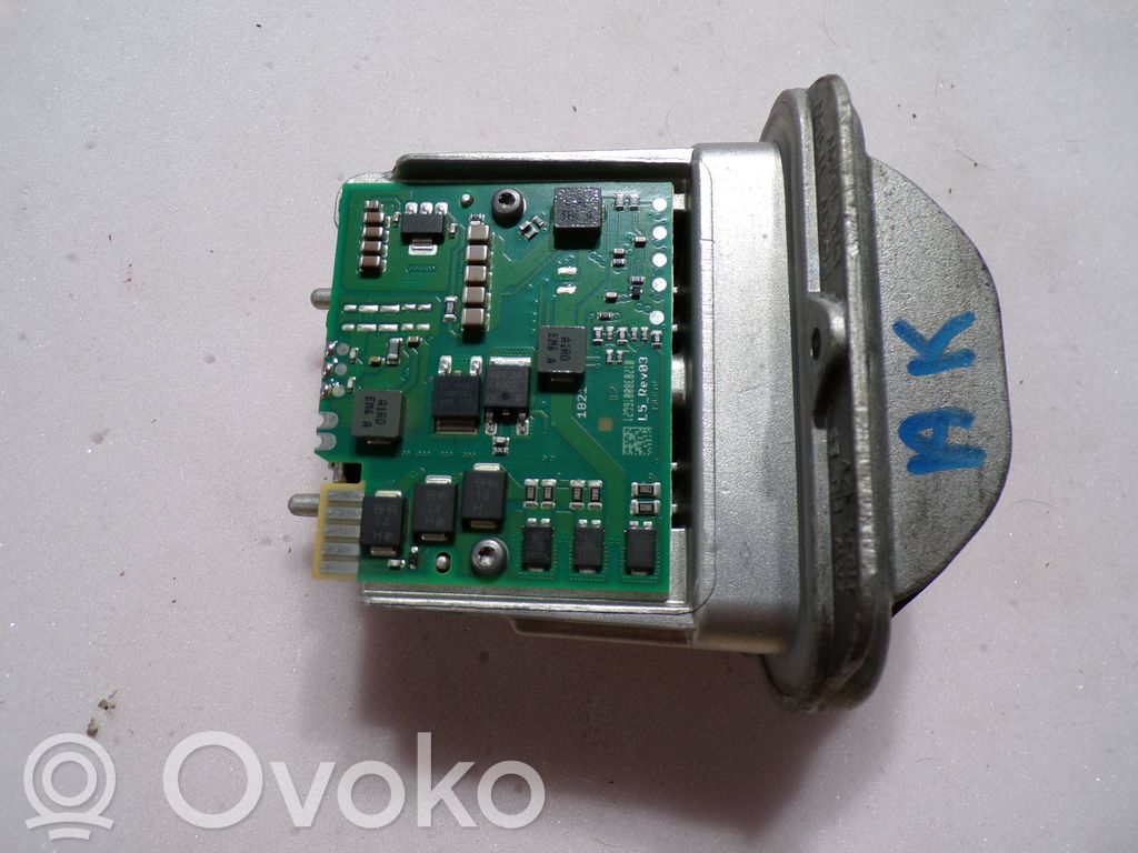 Unité de commande / module Xénon   7960311099,165111622R