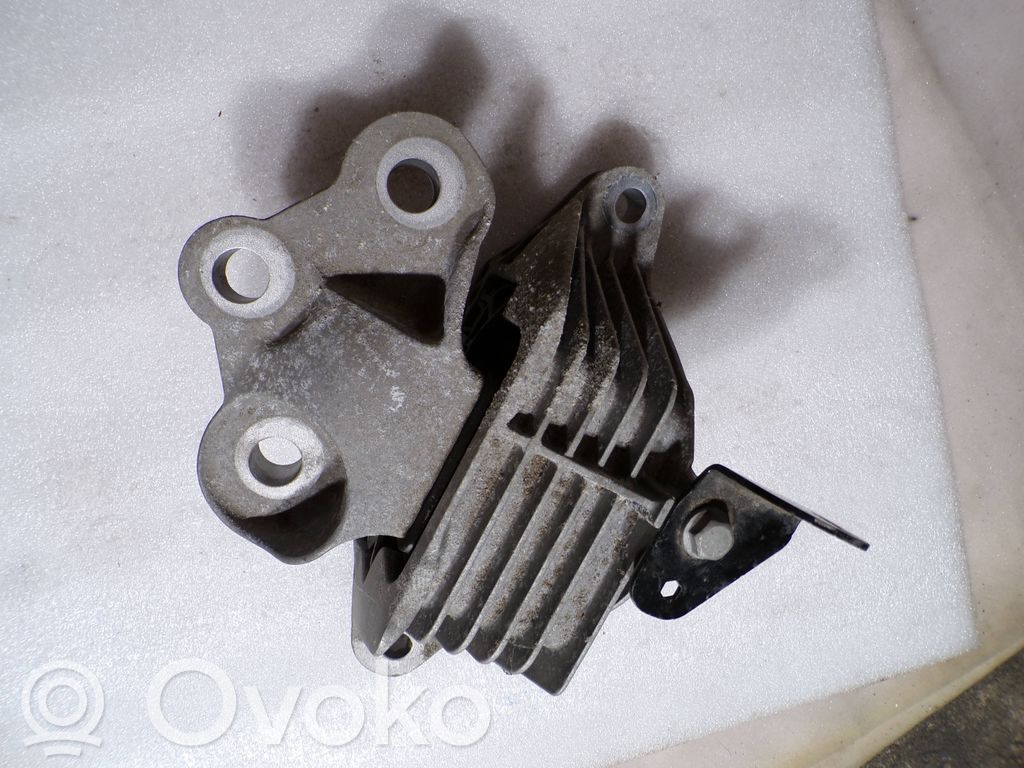 Opel Insignia B Engine mount bracket 