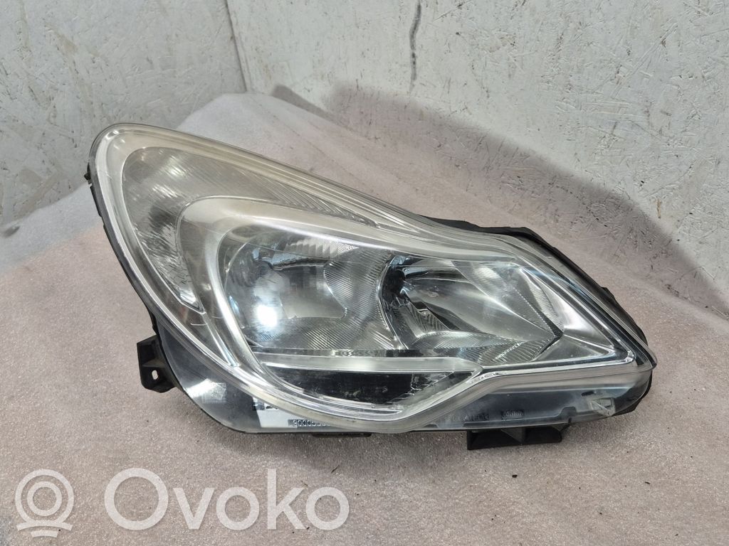 Opel Corsa D Lampa przednia 