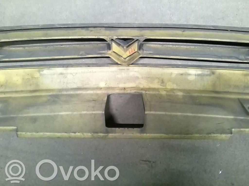 Grille de calandre avant   7804E8