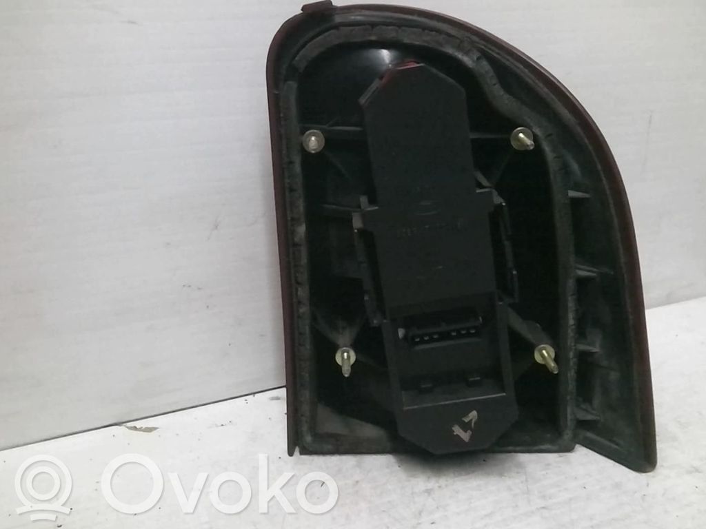 Ford Mondeo MK II Luci posteriori