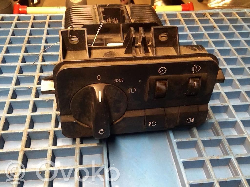 Suuntavilkun vipu   61318363662