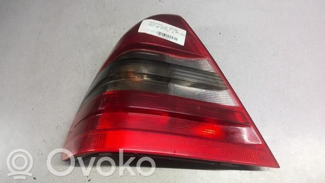 Mercedes-Benz C W202 Lampa tylna 