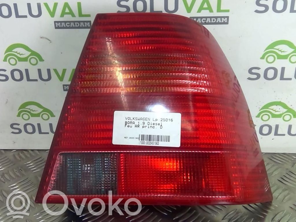 Volkswagen Bora Lampă spate în caroserie