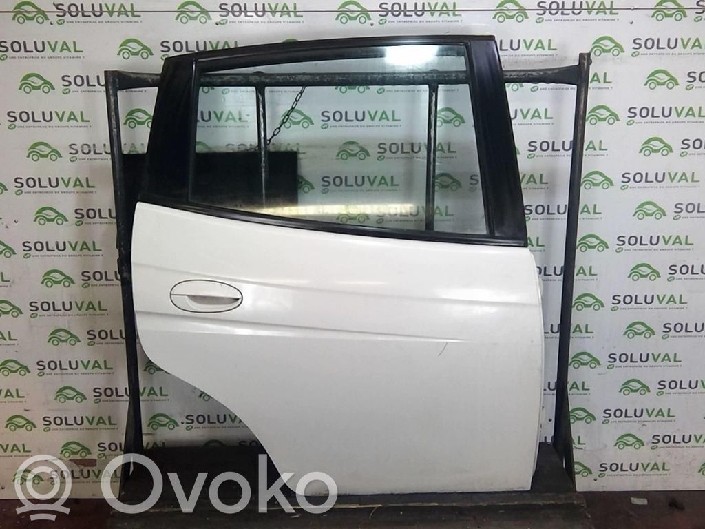 Chevrolet Rezzo Puerta trasera 