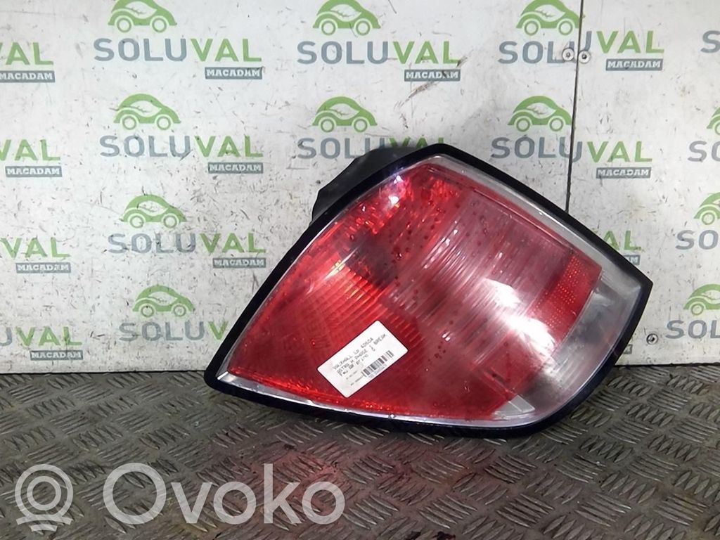 Opel Astra H Aizmugurējais lukturis virsbūvē 