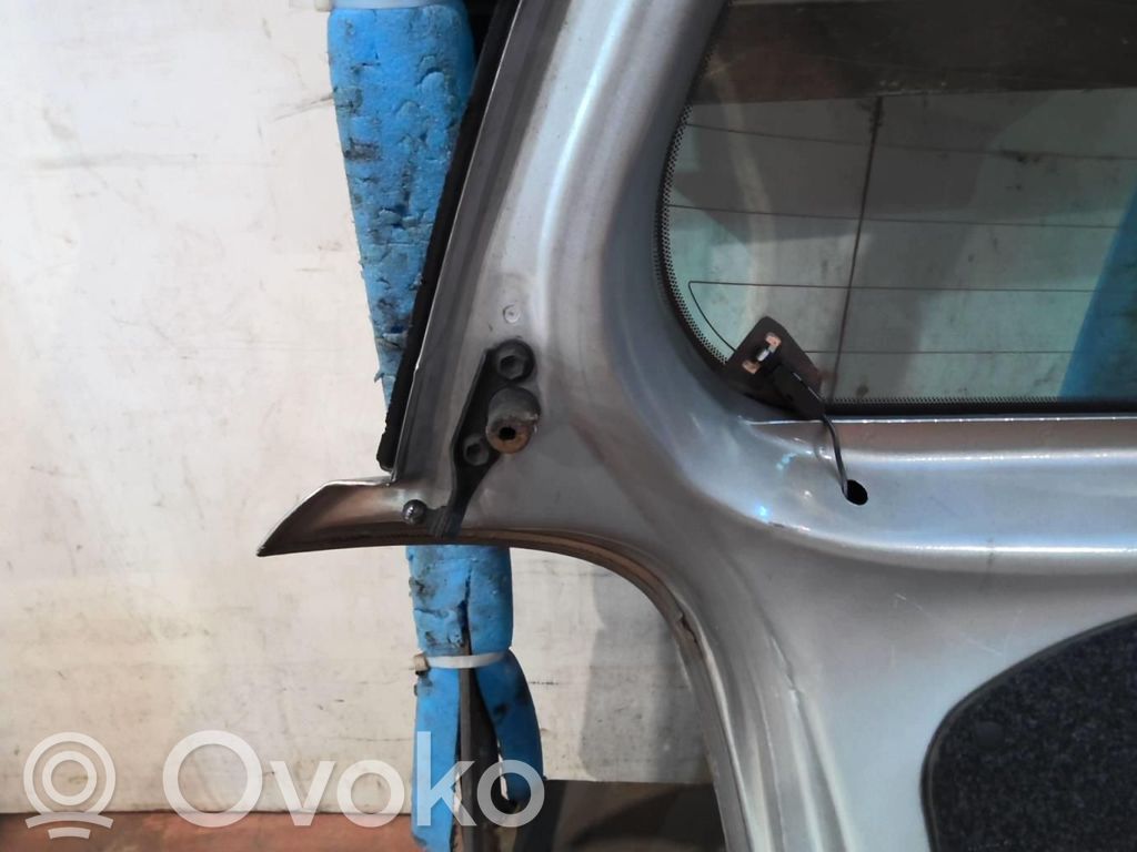 Toyota Yaris Hayon/capotă portbagaj 