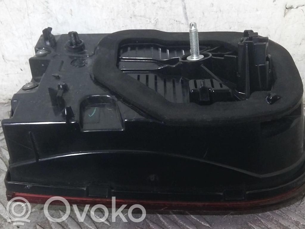 Citroen C4 Cactus Tailgate rear/tail lights 