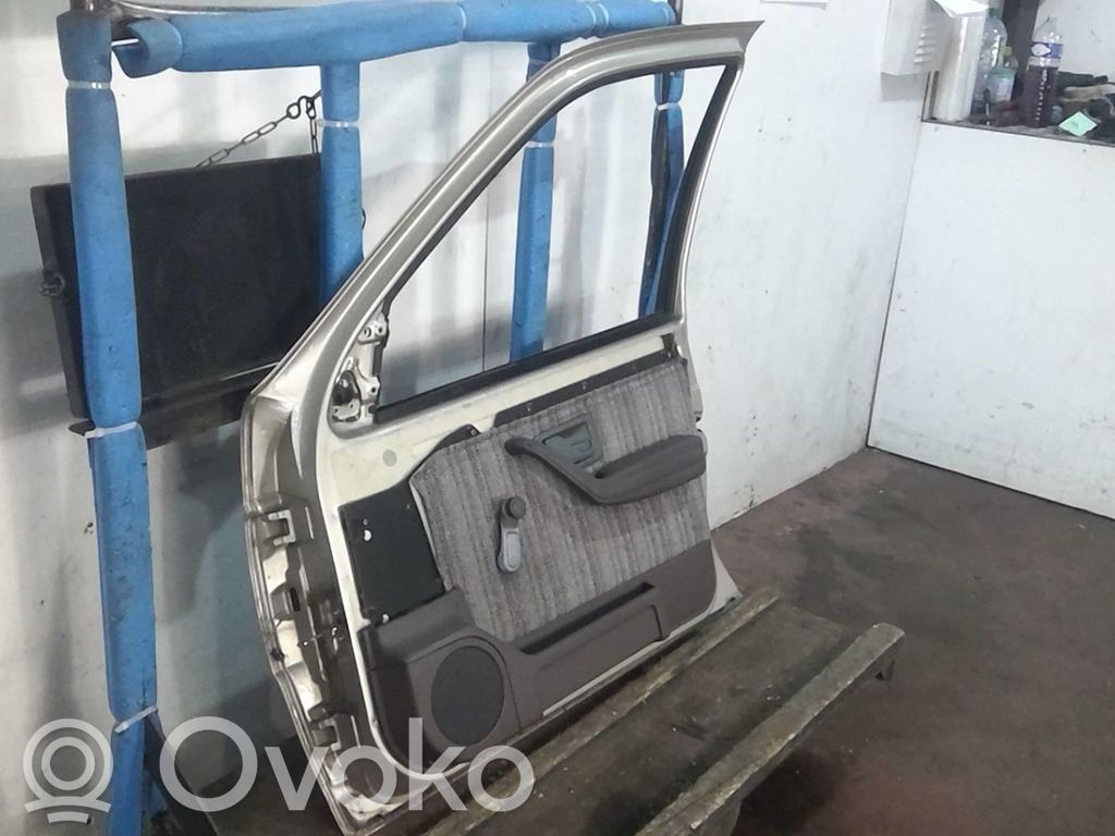 Peugeot 405 Puerta delantera 
