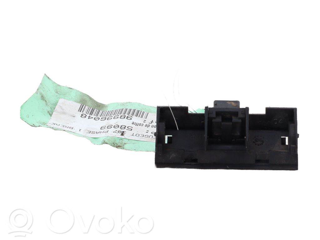 Tailgate opening switch   8726P2