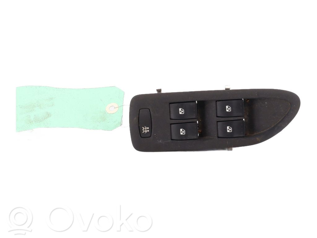 Interruptor del elevalunas eléctrico   8200315044