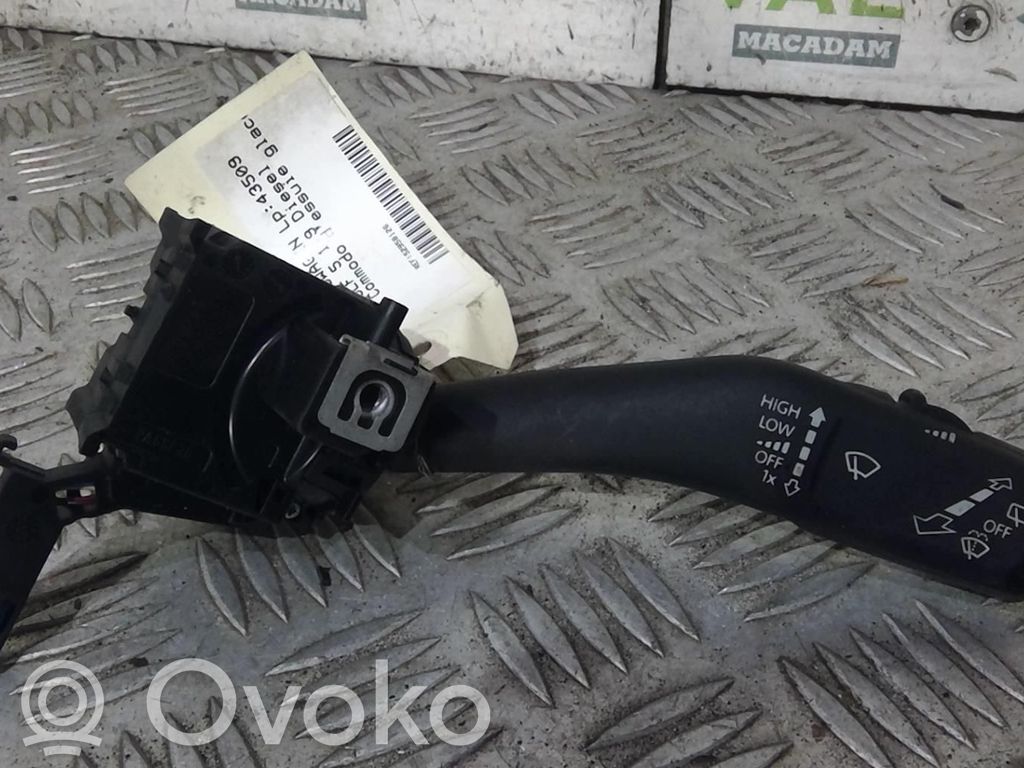 Pyyhkijän vipu   1K0953519J9B9