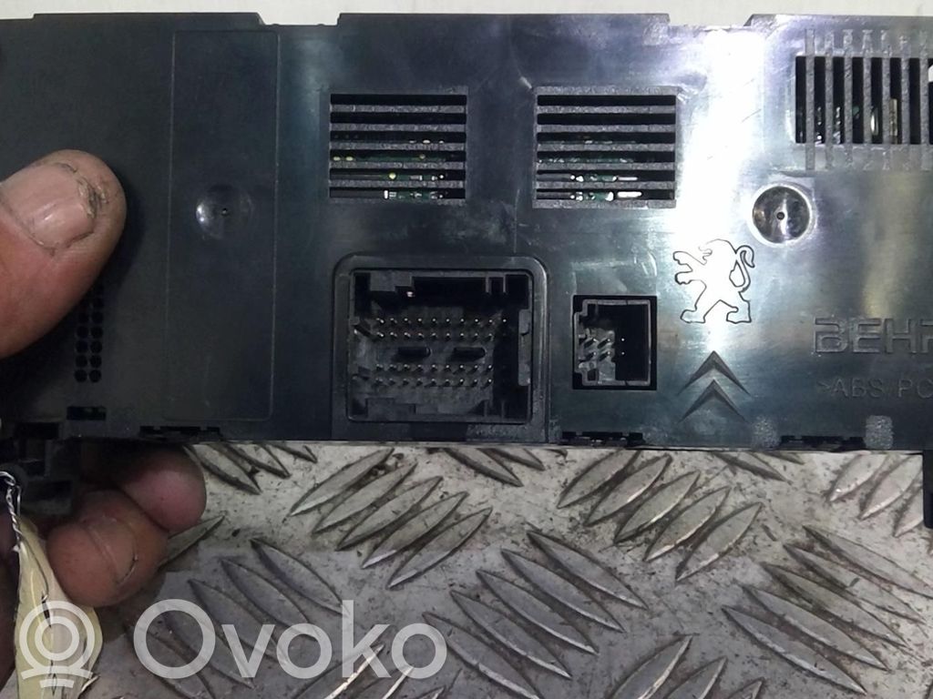 Panel klimatyzacji   6452Y3
