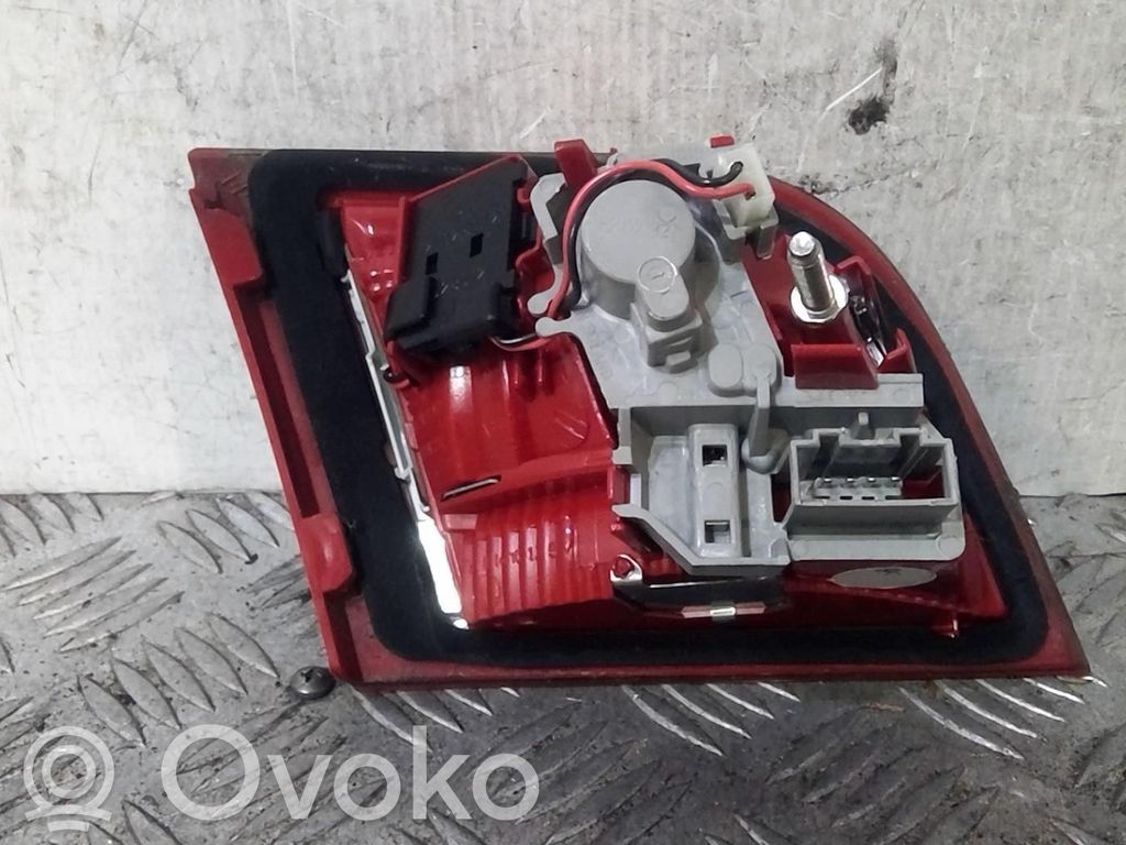 Audi A3 S3 A3 Sportback 8P Lampă spate în capacul portbagajului 