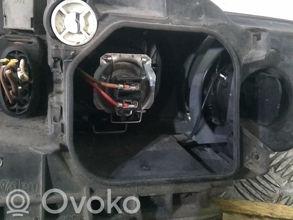 Scheinwerfer   8E0941030C