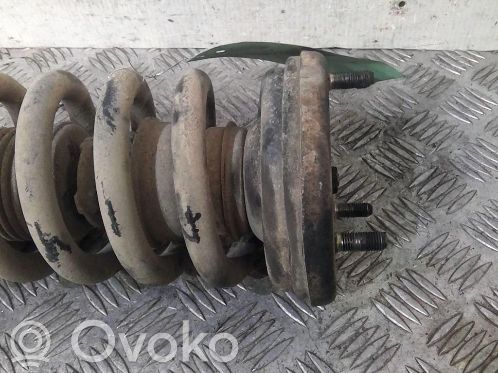 Mitsubishi Pajero Ansamblu amortizor cu arc față 