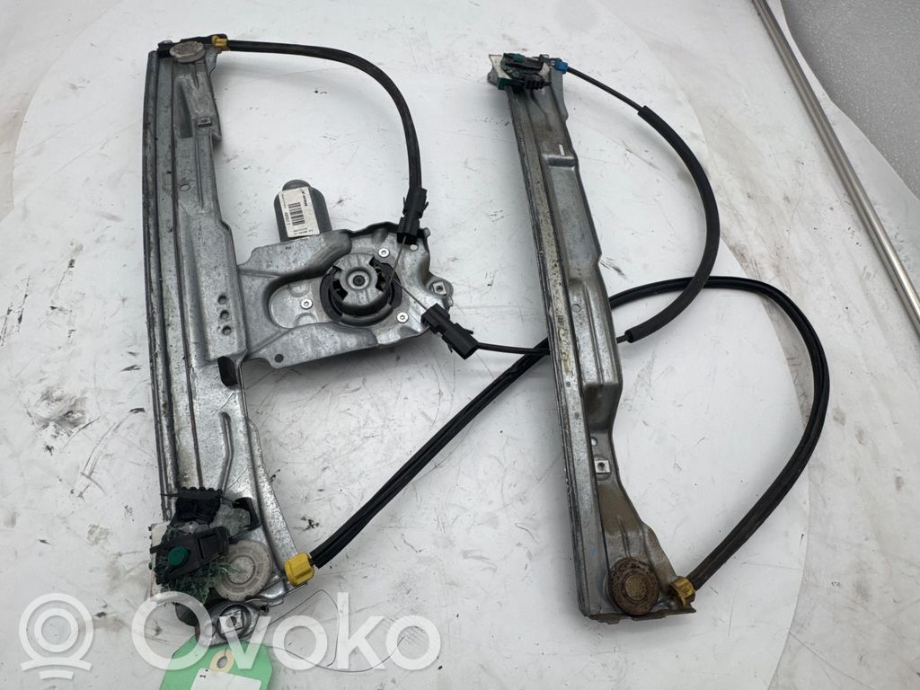Renault Clio III Alzacristalli della portiera anteriore con motorino