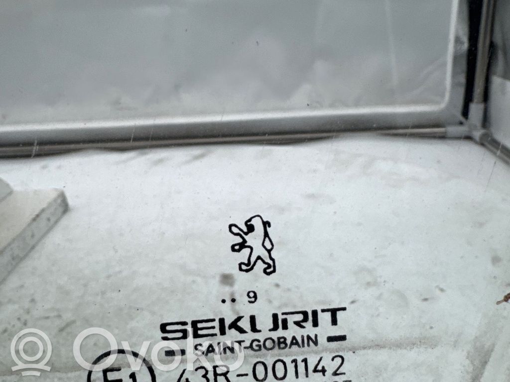 Peugeot 306 Szyba drzwi przednich
