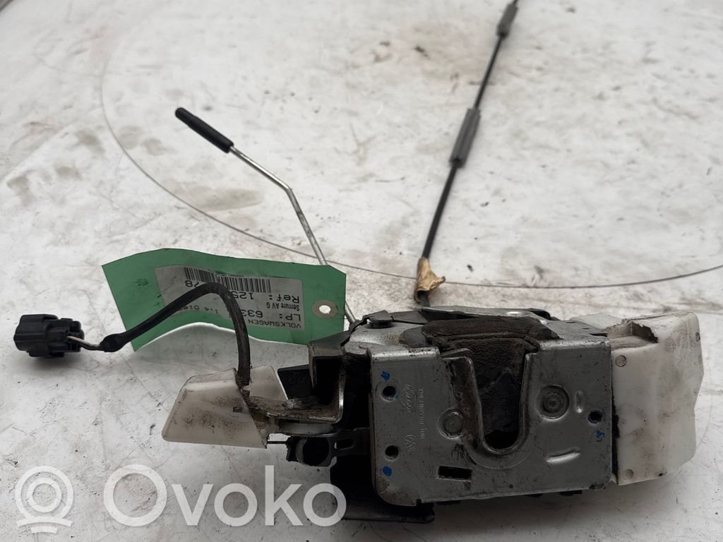 Volkswagen Fox Замок передней двери