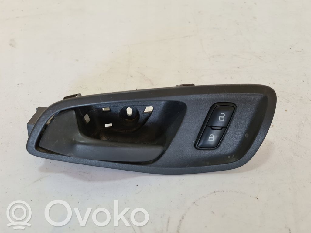 Manecilla interna puerta delantera   BK21V22601