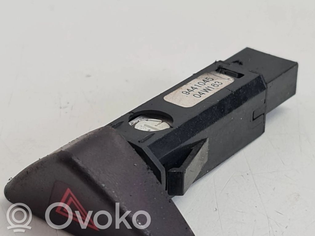 Volvo V70 Przycisk świateł awaryjnych 