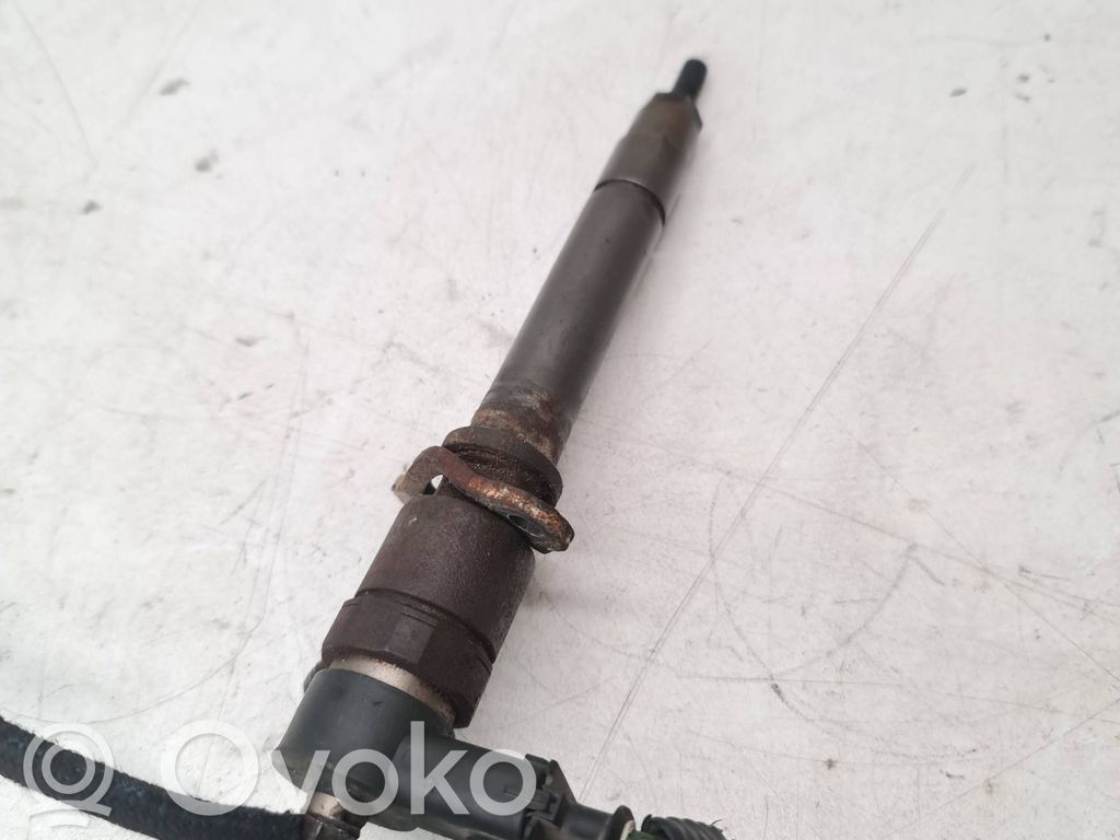 Inyector de combustible   8658352,30756063,30777314,31303259,8602669,8627319,8658350,8658351,8658353
