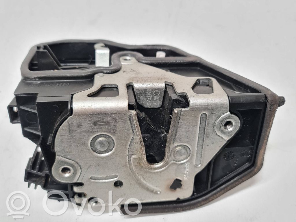 BMW 5 E60 E61 Priekinė durų spyna 