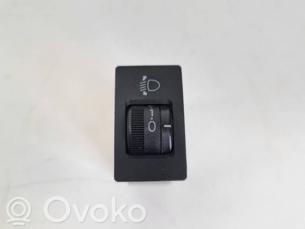 Toyota RAV 4 (XA20) Przycisk / Pokrętło regulacji świateł 