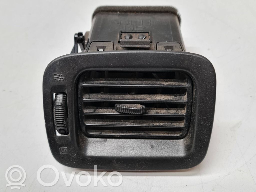Subaru Forester SF Centrinės oro grotelės 