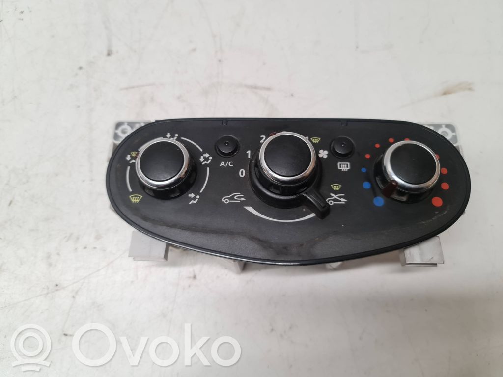 Dacia Duster Climate control unit 
