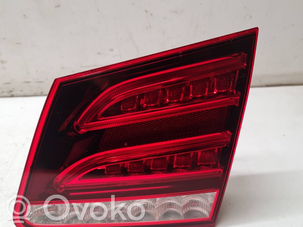 Lampy tylnej klapy bagażnika   A2129062203,615954,1650003351