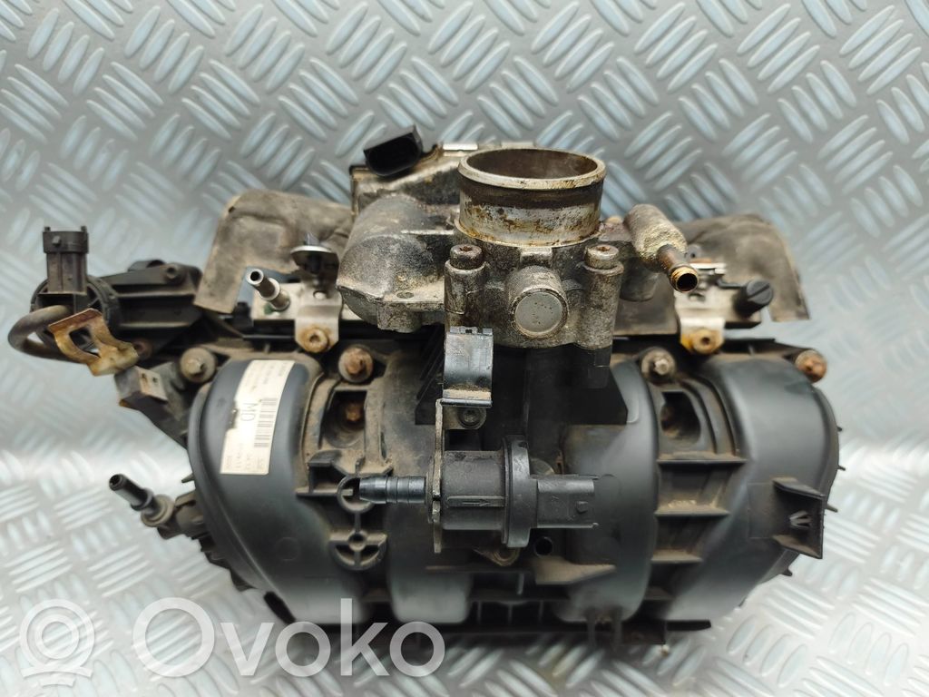 Opel Corsa D Colector de admisión 