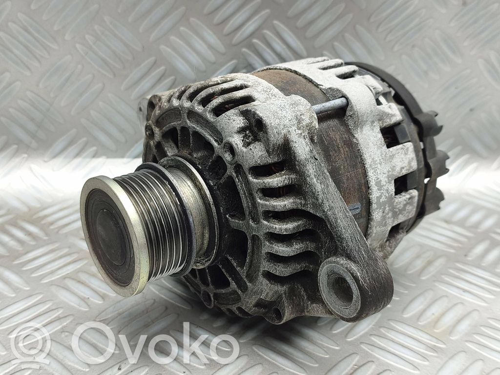 Opel Zafira C Generator/alternator 