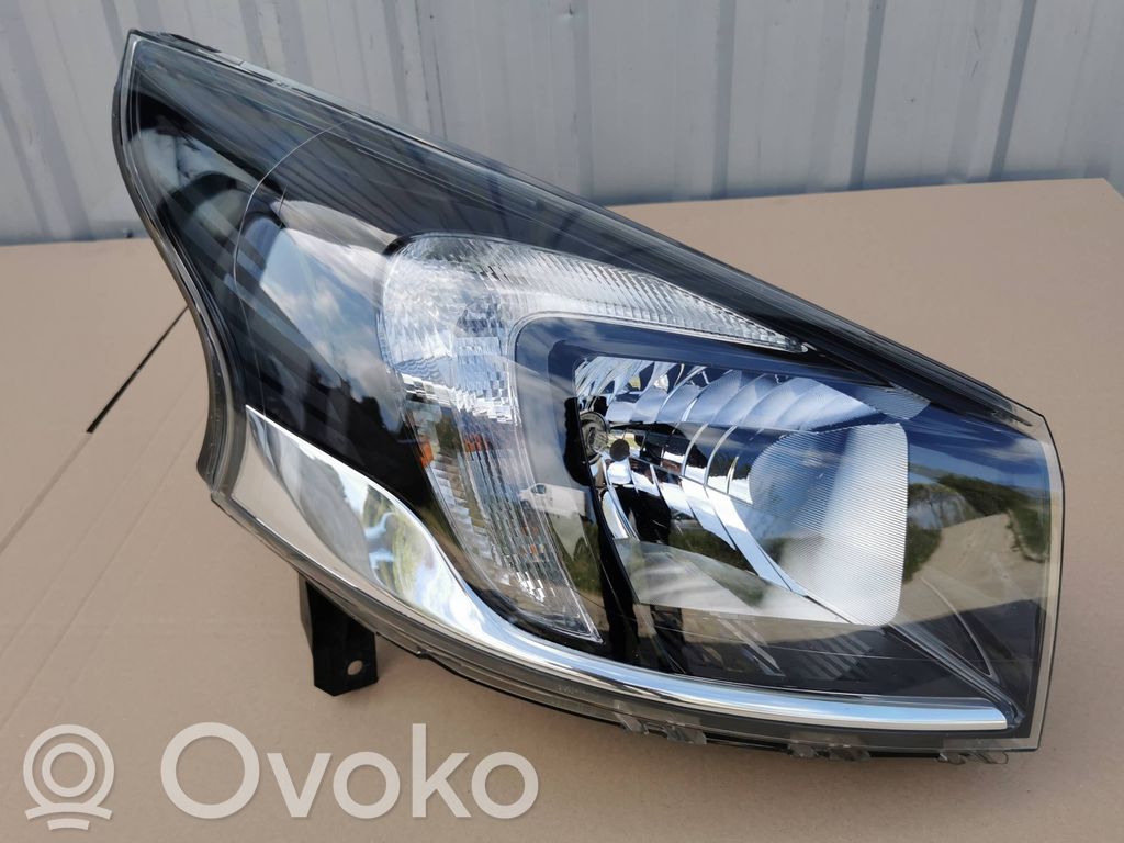 Opel Vivaro Scheinwerfer 