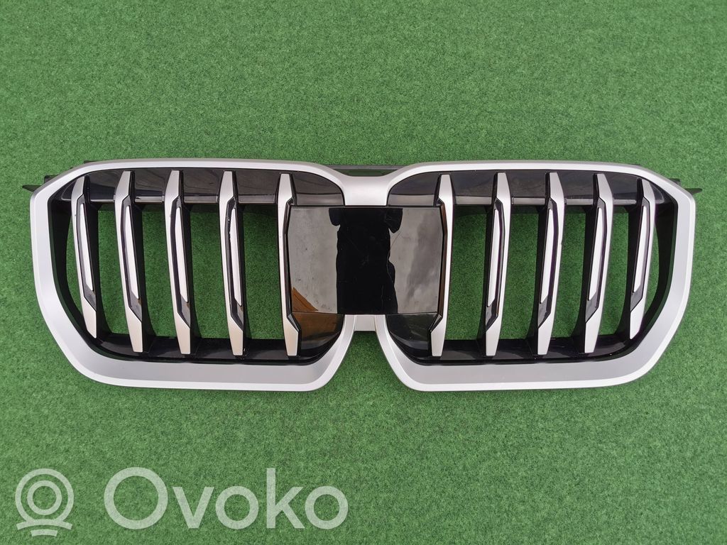 BMW X1 U11 Grilă față 