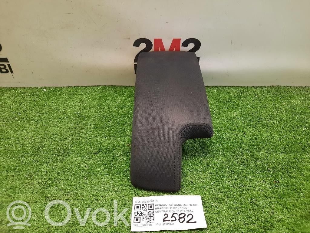 Renault Megane III Armrest 