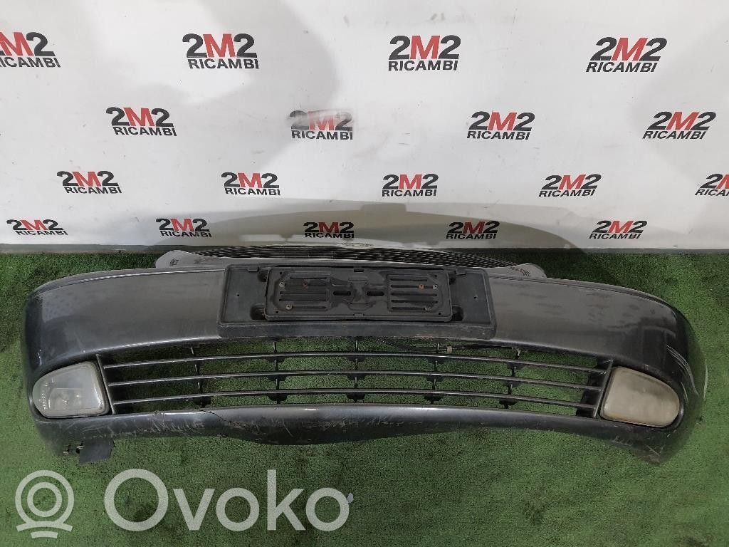 Chrysler Voyager Передний бампер 