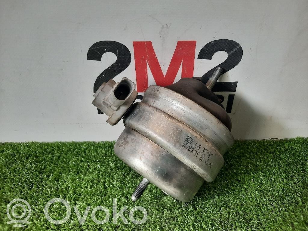 Audi A4 S4 B7 8E 8H Łapa / Mocowanie silnika 