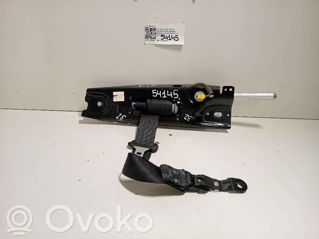Volvo V70 Front seatbelt 