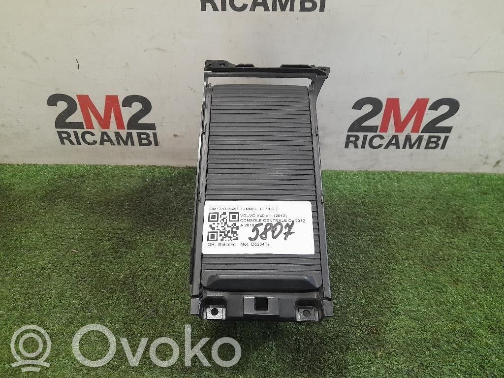 Volvo V40 Center console 