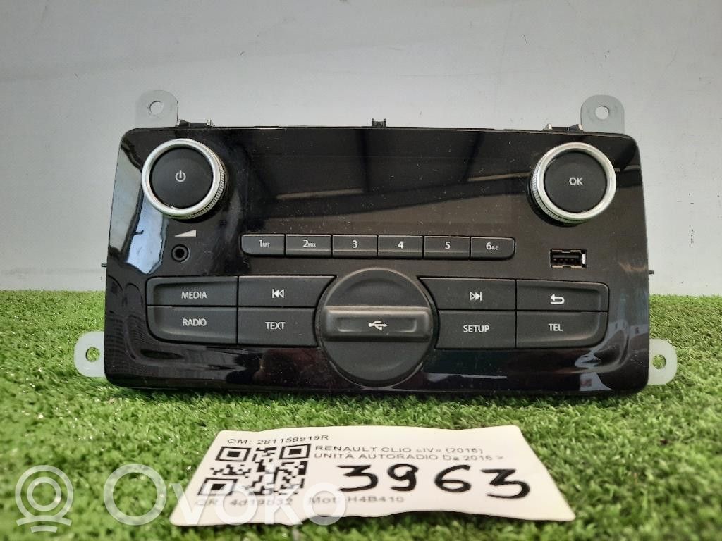 Renault Clio IV Panel / Radioodtwarzacz CD/DVD/GPS 