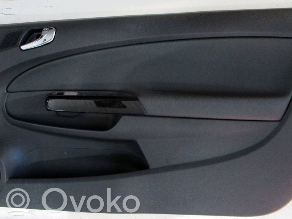Opel Corsa D Boczki / Poszycie drzwi przednich 