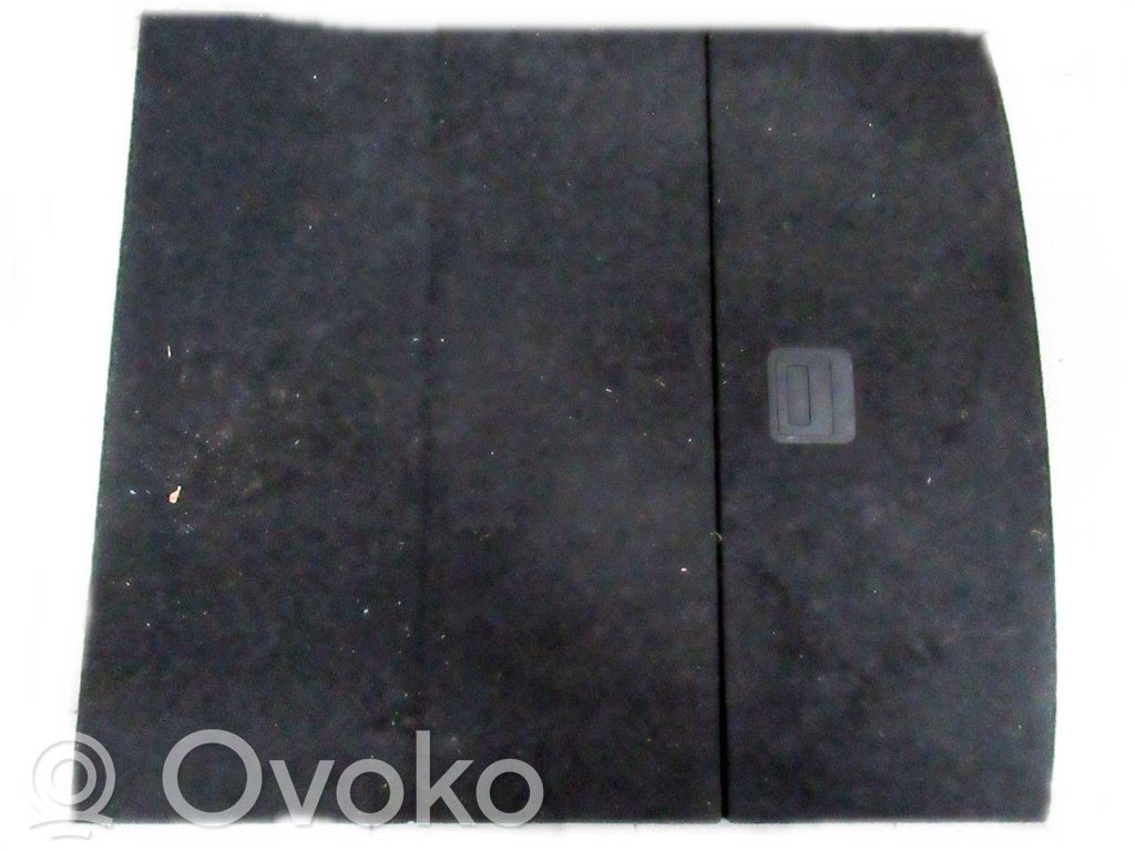 Volkswagen PASSAT B6 Wykładzina podłogowa bagażnika 