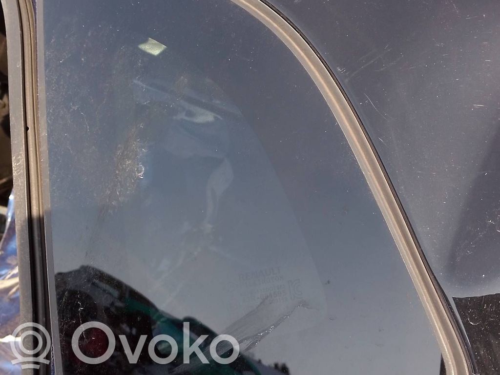 Rear side window