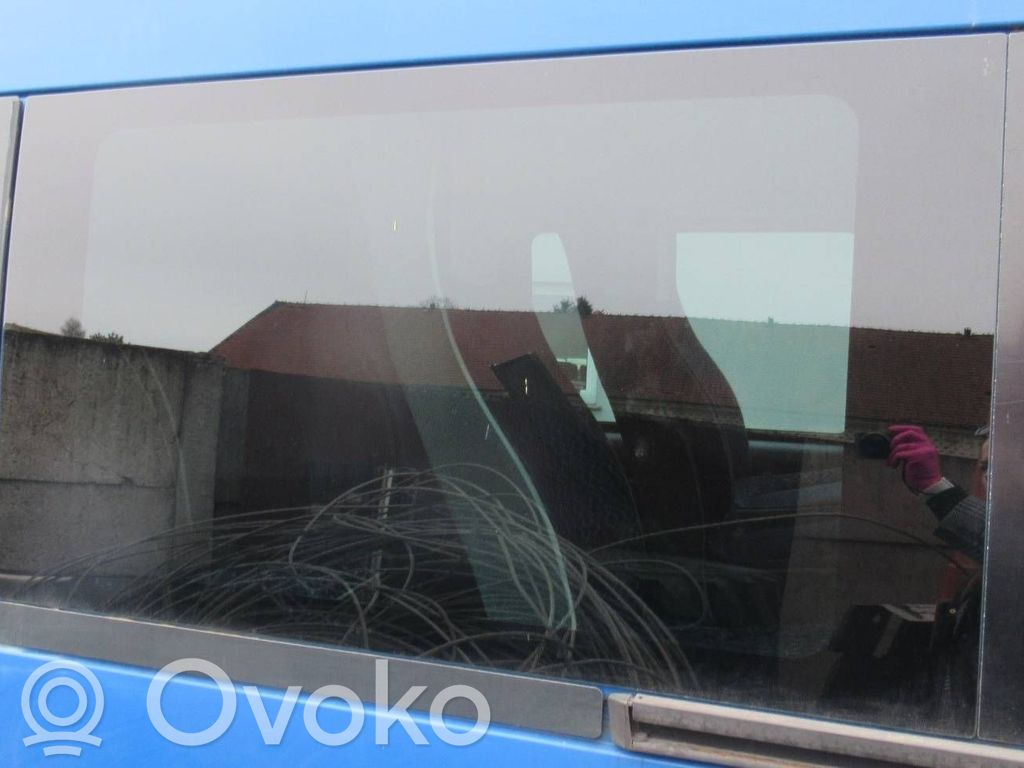 Side middle window/glass
